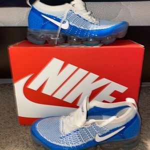 Blue vapormax flyknit